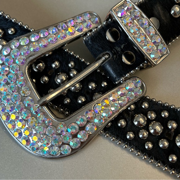 B.B. Simon M6000 Black Leather Belt with Silver and Iridescent Accents - Picture 2 of 12